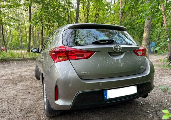 Toyota Auris cena 45000 przebieg: 124775, rok produkcji 2013 z Warszawa małe 67